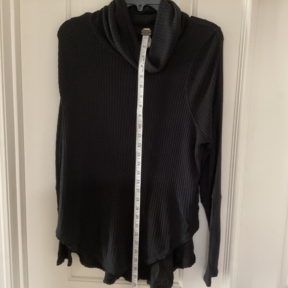 Black Free People long cowl neck shirt - Picture 4 of 6